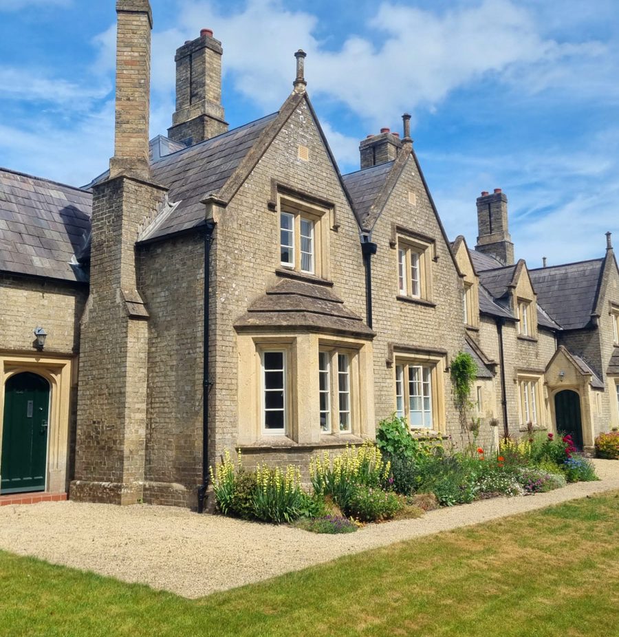 Non-warden assisted housing